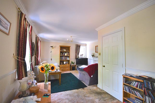 34, Frome Valley Road, Dorchester photo 4