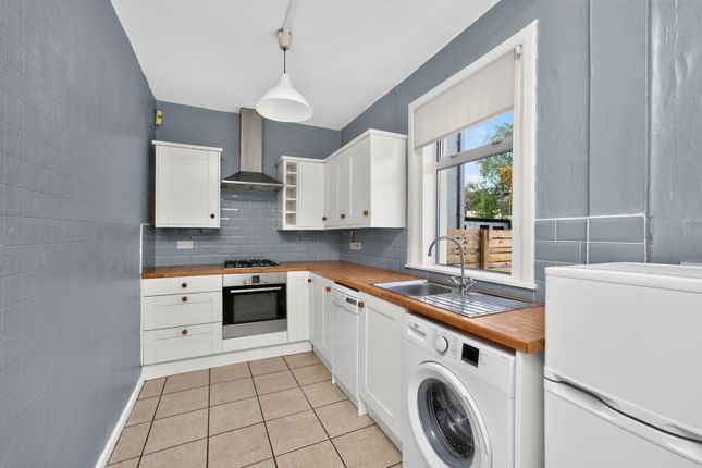 96, Golf Drive, Glasgow photo 4