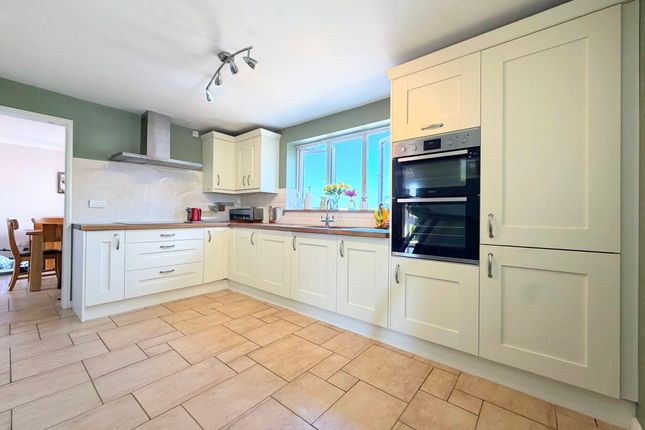 34 Glynmil Close, Merthyr Tydfil photo 3
