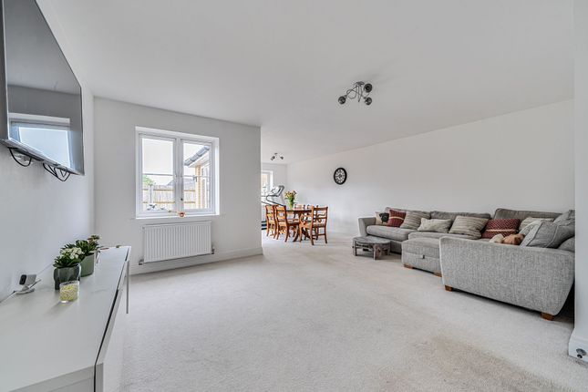 39 Corden Place, Pulborough photo 3