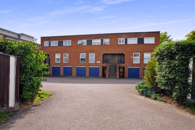 Thumbnail Flat for sale in Madingley Road, Cambridge