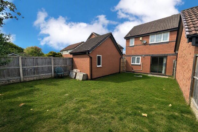 17, Greengates Crescent, Neston photo 4