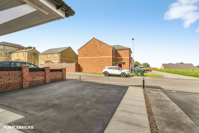 21, Hall Gardens, Barnsley photo 4