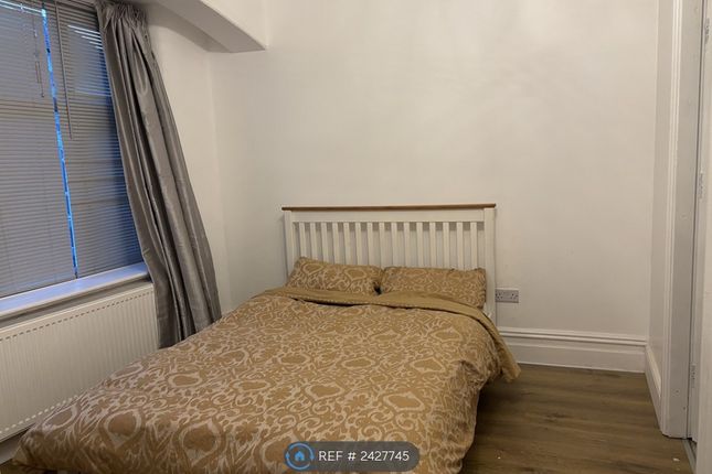Room 1 - Downstairs Ensuite