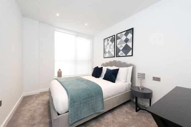 Flat for sale in Park House Apartments, Bath Road