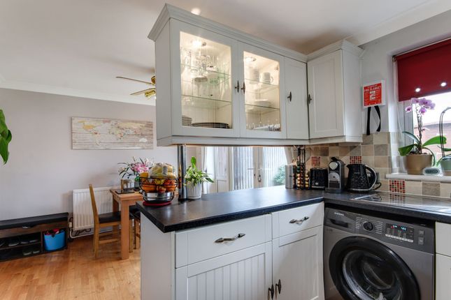 9 Streatfeild, Edenbridge photo 3