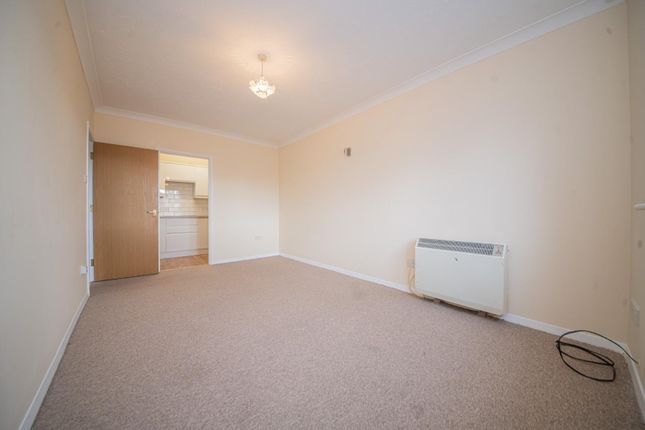 Flat 32, Oakdene Gardens, Fair Oak Road, Eastleigh photo 2