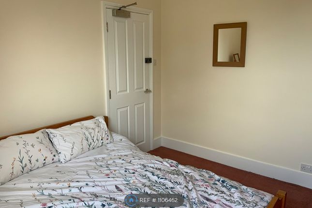 Double Bedroom (Upstairs)