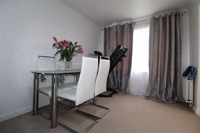 83, Orchid Close, Luton photo 5