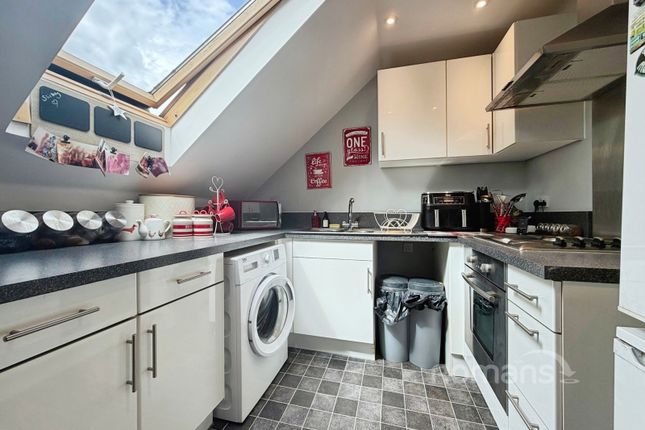 Flat 9, Doveton House, Frimley photo 4