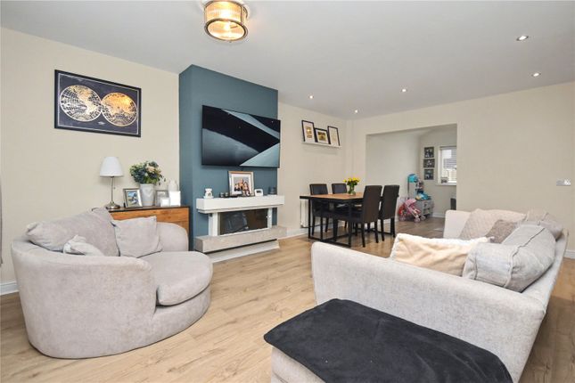 40, Cotswold Drive, Leeds photo 2