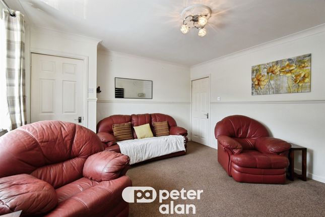 11, Park View, MOUNTAIN ASH photo 3