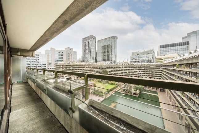 Flat for sale in Barbican, London