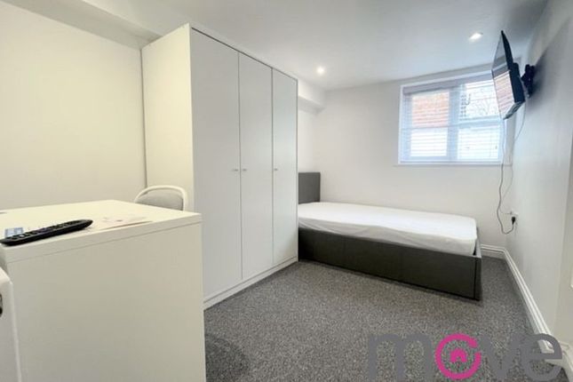 Thumbnail Room to rent in London Road, Gloucester