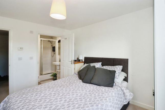 Flat for sale in Buttercup Crescent, Emersons Green, Bristol