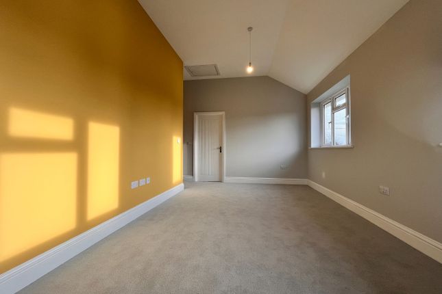 3 White Towers, Wood End, Huntingdon photo 3