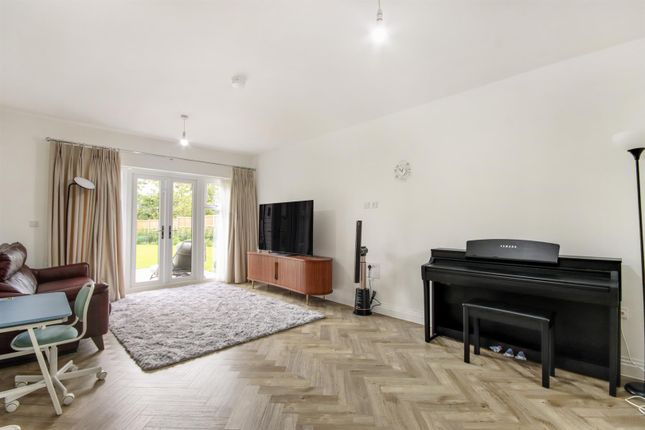 1, Fitch Kemp Close, Tonbridge photo 4