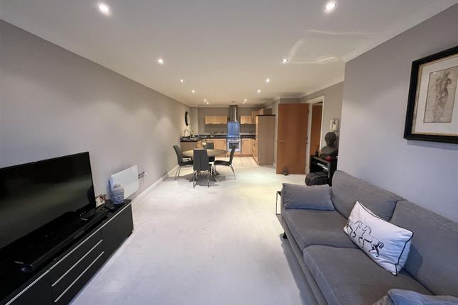 18, Dixon Court, Macclesfield photo 3
