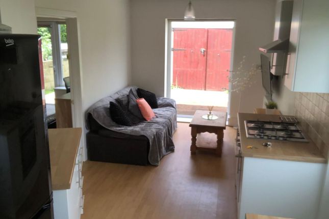 2 Astbury Avenue, Poole photo 2
