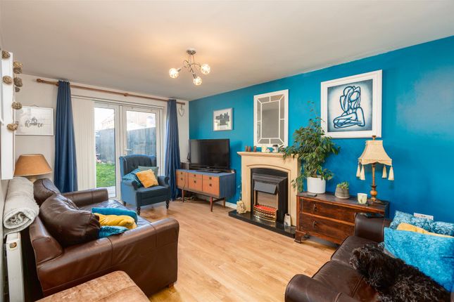 40, Llys Llwyfen, Swansea photo 2