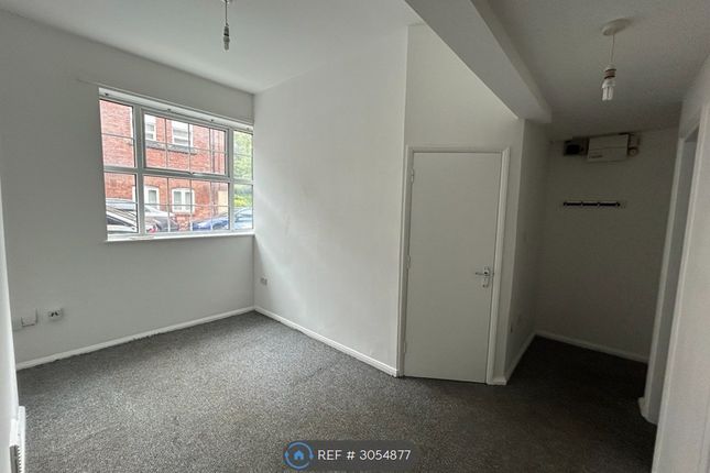Flat, Cotterell Court Butts Road, Walsall photo 3