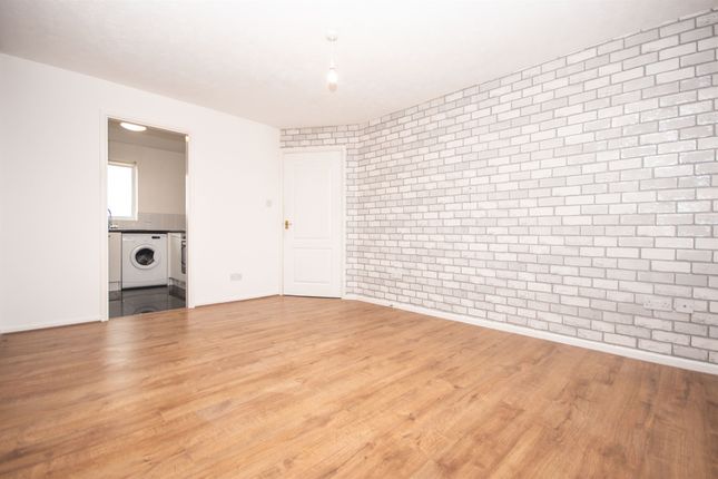 Flat 5, Forge House, High Street, Kettering photo 2