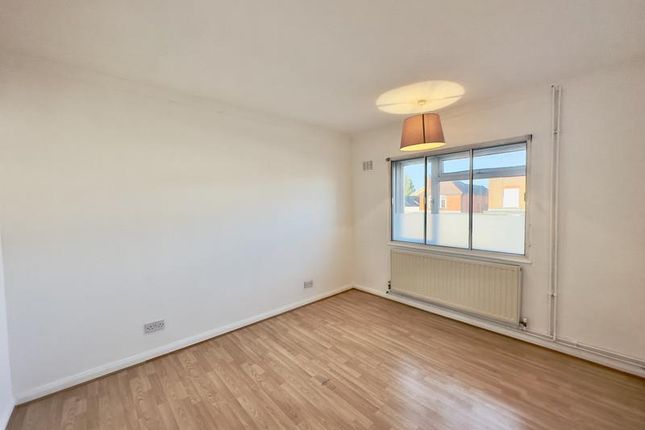 Flat for sale in Park Road, Loughborough