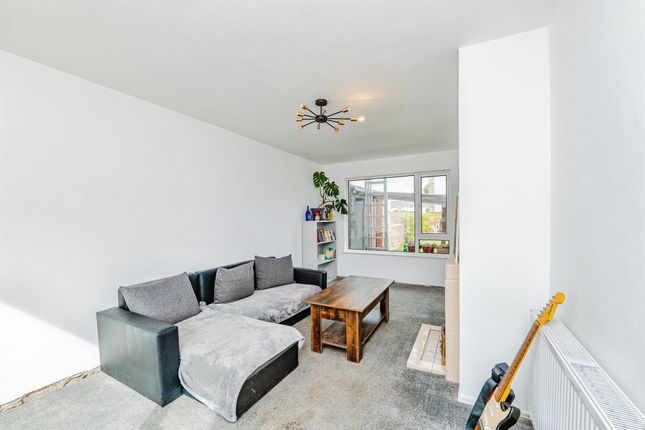 38, Bakers Way, Bridgend photo 4