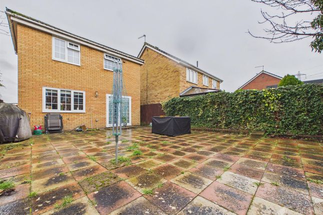 56, Manchester Close, Stevenage photo 4
