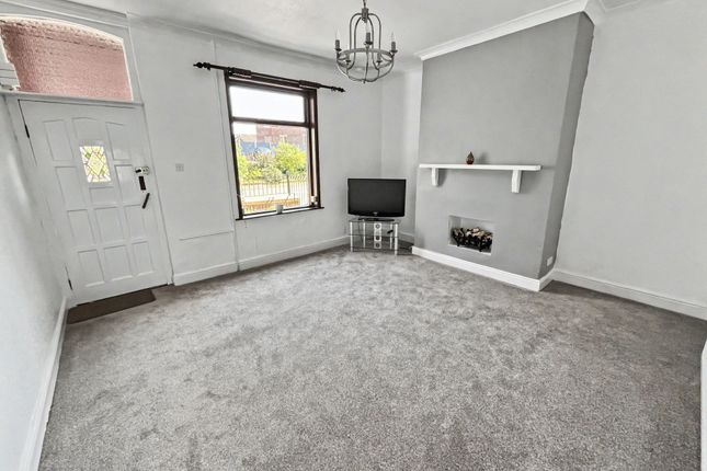 268 Hollins Lane, Bury photo 3