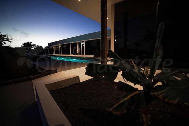Villa for sale in Street Name Upon Request, Playa Blanca, Es