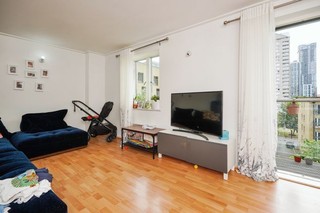 Thumbnail Flat for sale in 5 Hutchings Street, London
