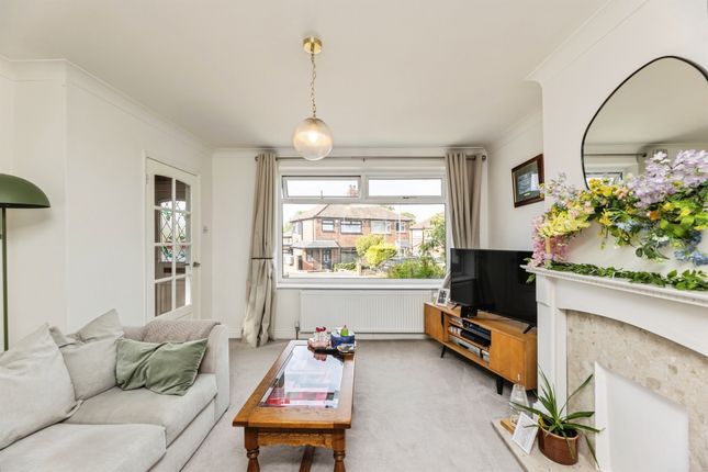 14, Graham Walk, Leeds photo 3