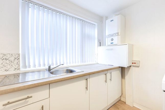 116, Valley Road, West Yorkshire photo 4