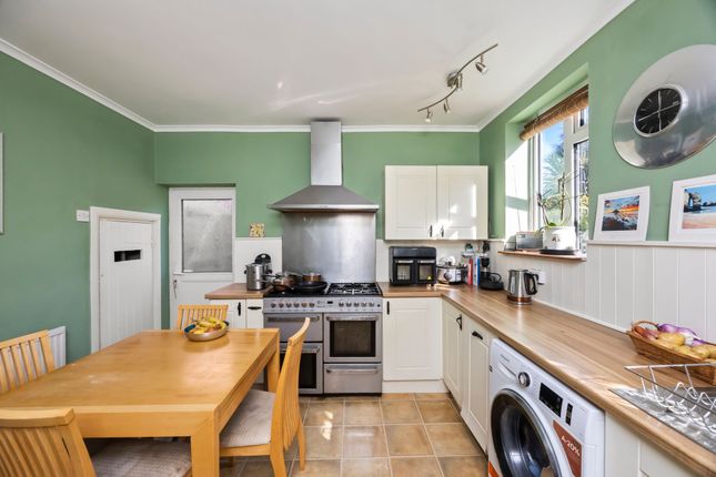 11 Hollands Road, Henfield photo 3
