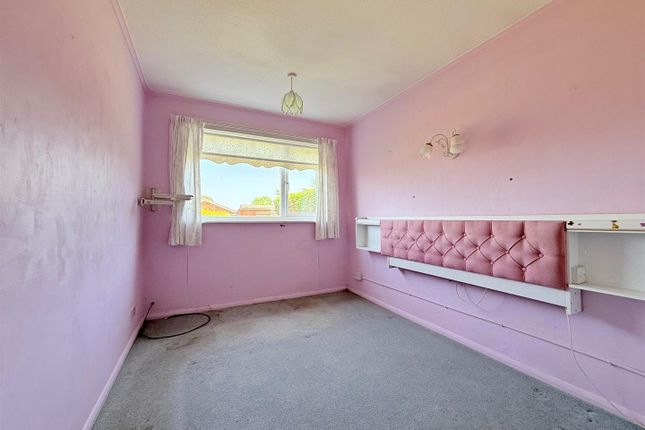 1, Fritton Close, Great Yarmouth photo 4