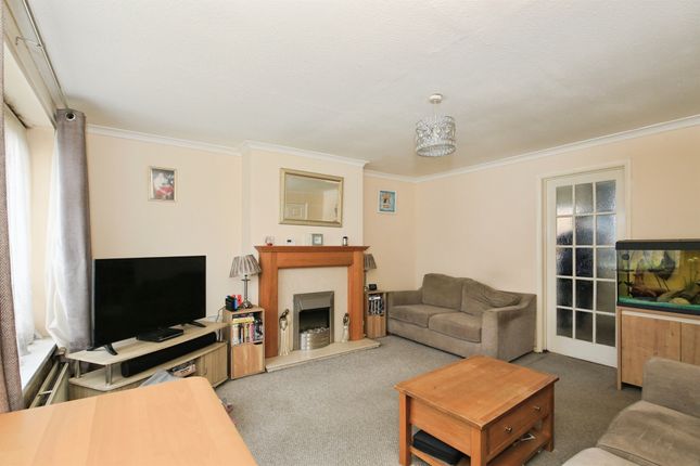 21, Chestnut Crescent, Peterborough photo 4