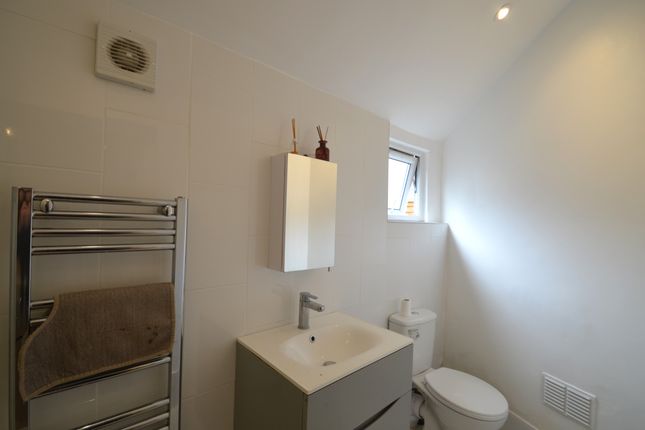 7A, Station Road, Ashford photo 4