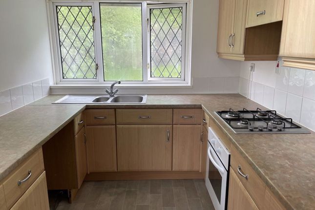 Thumbnail Flat to rent in Gnoll View, Neath