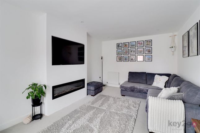 5, Bennett Way, Chesterfield photo 2