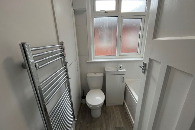 687 Wimborne Road, Bournemouth photo 3