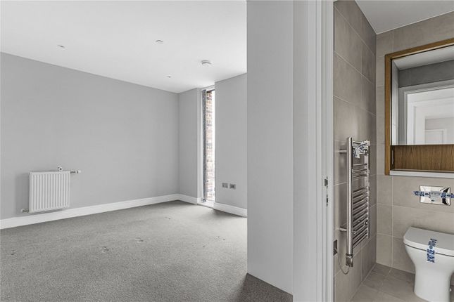 702, Keel Apartments, 31, Greyhound Parade, London photo 4