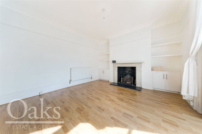 Flat to rent in Park Hall Road, London