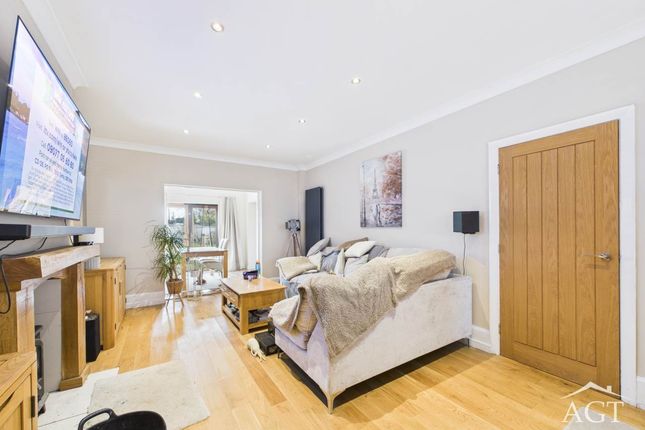 310, Oundle Road, Oundle Road photo 4