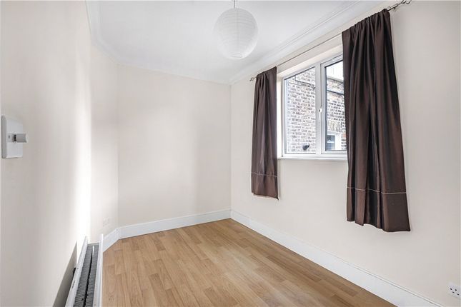 Flat for sale in Canterbury Road, Croydon