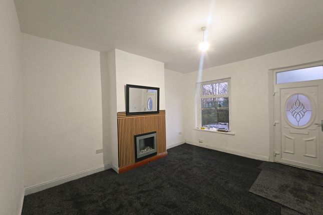 106 Newlands Place, Bradford photo 2