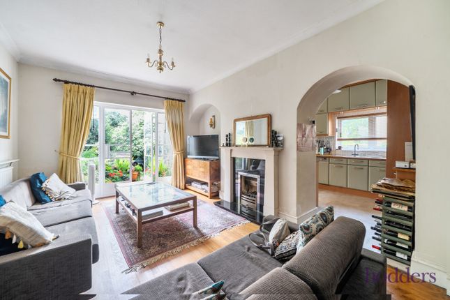 54, London Street, Chertsey photo 4