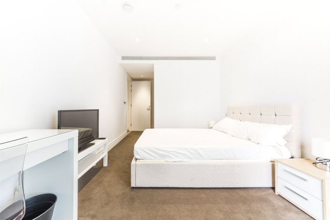 Flat to rent in Riverlight Quay, Vauxhall, London