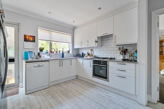 21, Hurst Avenue, West Sussex photo 3