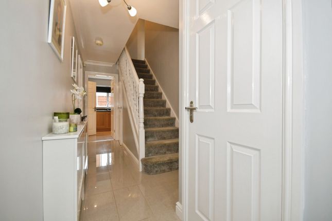 33, Barry Road, Chesterfield photo 4